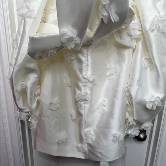 NEW‎ ASOS Luxe white balloon sleeved dress with 3-D flowers and bow detail sz 10 - Picture 11 of 14